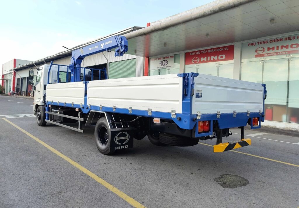 Xe tải hino FC gắn cẩu Tadano 3 tấn Xe tải hino FC gắn cẩu Tadano 3 tấn 4 đoạn