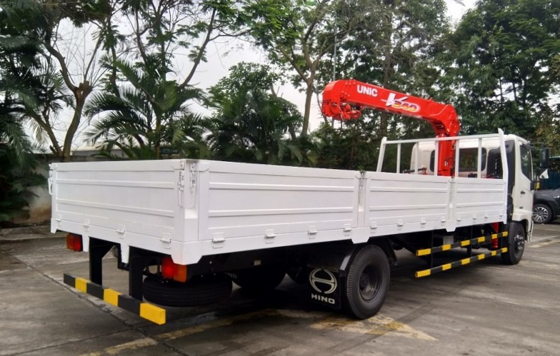 Xe tải hino FC gắn cẩu Unic 3 tấn