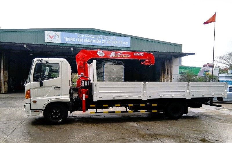 Xe tải hino FC gắn cẩu Unic 3 tấn