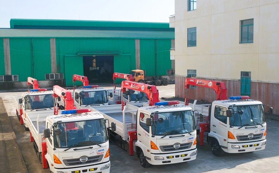 Xe tải Hino FC gắn cẩu Unic 3 tấn Xe tải hino FC gắn cẩu Unic 3 tấn