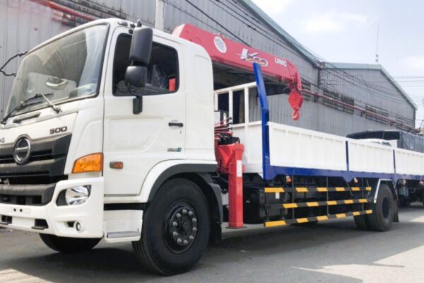 Xe tải hino FG gắn cẩu Unic 3 tấn