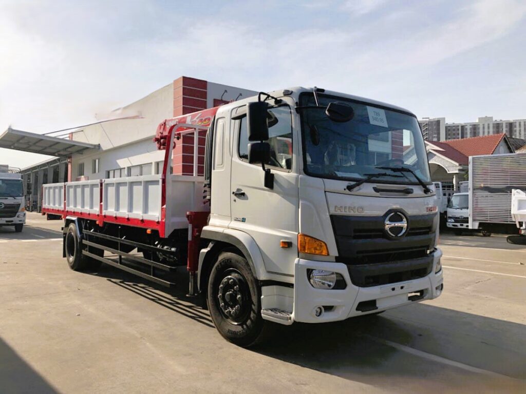 Xe tải Hino FG8JT7A gắn cẩu Unic 3 tấn Xe tải Hino FG gắn cẩu Unic 3 tấn