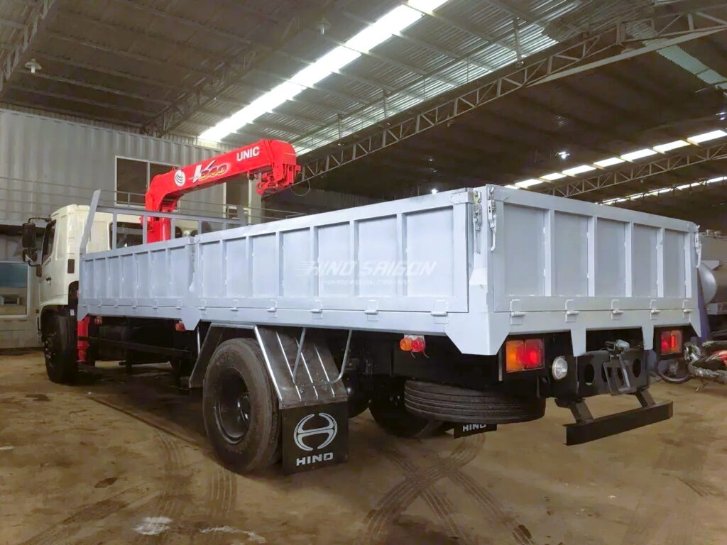 Xe tải hino FG gắn cẩu Unic 3 tấn