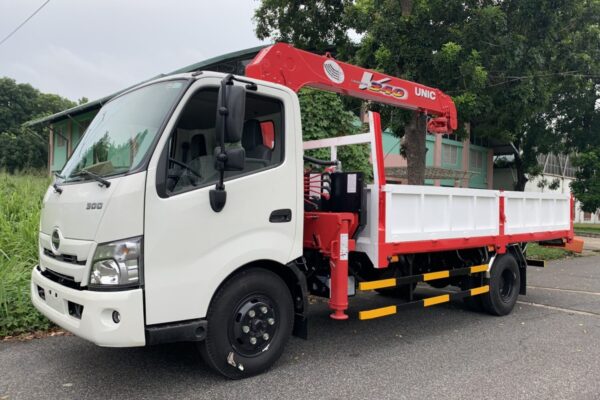 Xe tải Hino xzu720 lắp cẩu Unic 3 tấn