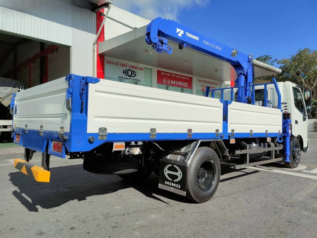 Xe tải Hino XZU730 gắn cẩu Tadano 3 tấn Xe tải Hino XZU730 gắn cẩu Tadano 3 tấn