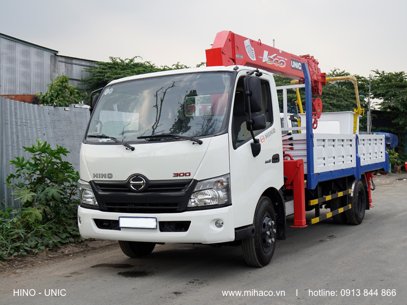 Xe tải cẩu hino xzu 3 tấn gắn giỏ nâng người