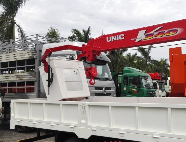 Xe tải cẩu hino xzu 3 tấn gắn giỏ nâng người
