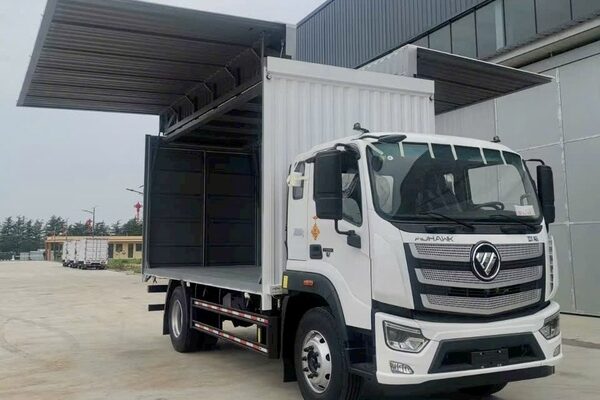 Xe tải Auman 8 tấn thùng cánh dơi