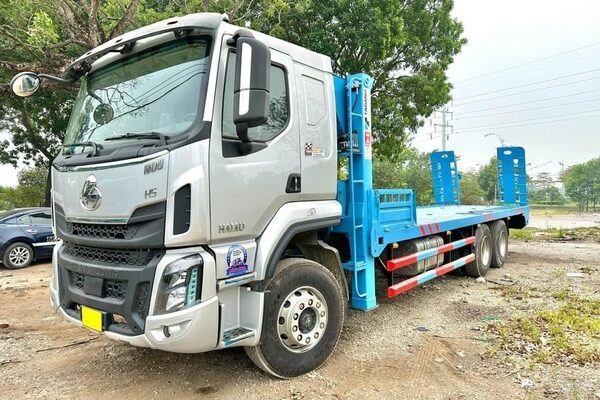 Xe nâng đầu chở máy công trình Chenglong 3 chân H5