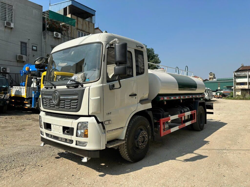 Xe phun nước rửa đường tưới cây 9 khối Dongfeng Xe bồn phun nước rửa đường tưới cây 9 khối Dongfeng