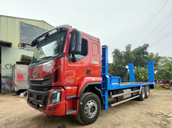 Xe nâng đầu chở máy công trình Chenglong 3 chân H5