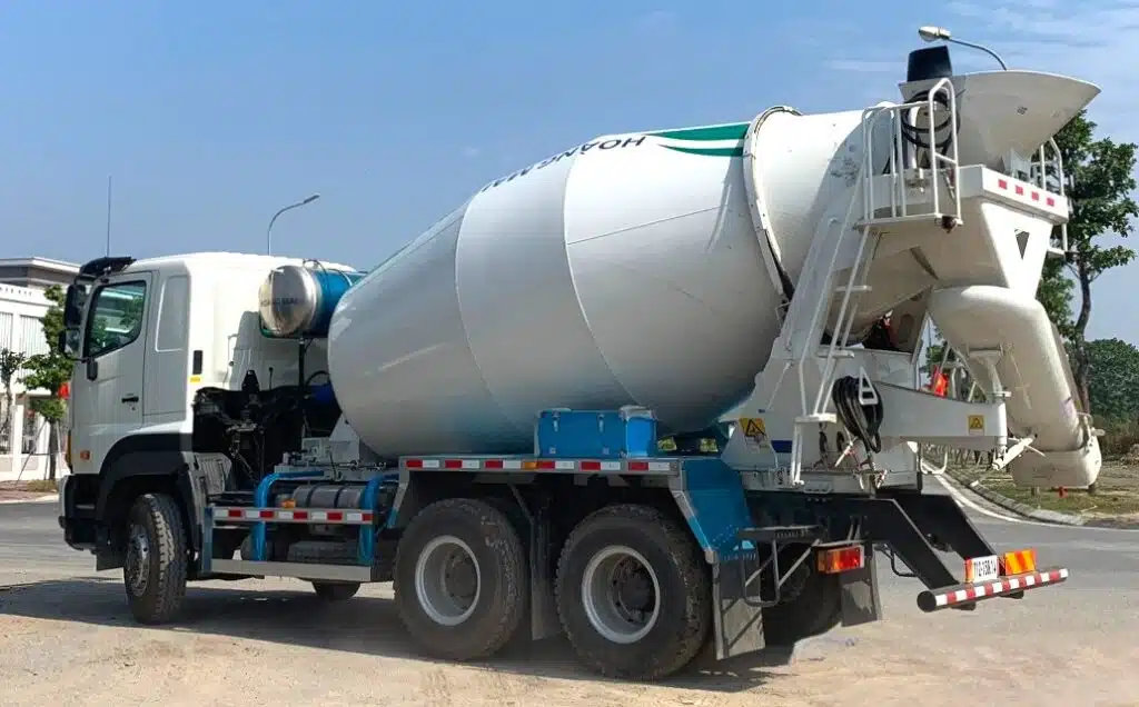 Xe bồn trộn bê tông Hino 12 khối CIMC Xe bồn trộng bê tông Hino 12 khối CIMC