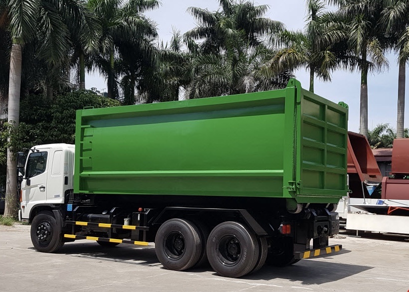 Xe chở rác thùng rời hooklift 20 khối Hino FM