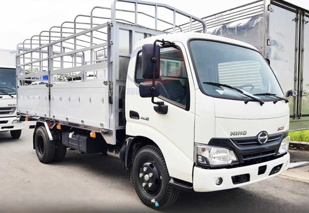 Xe tải Hino thùng mui bạt Xe tải Hino 1.9 tấn thùng mui bạt dài 4.5m