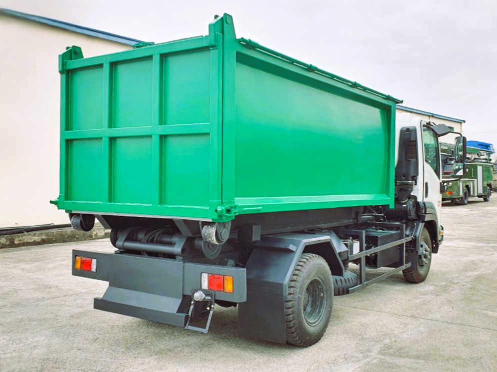 Xe chở rác thùng rời hooklift 8 khối Isuzu FRR Xe chở rác thùng rời hooklift 8 khối Isuzu FRR