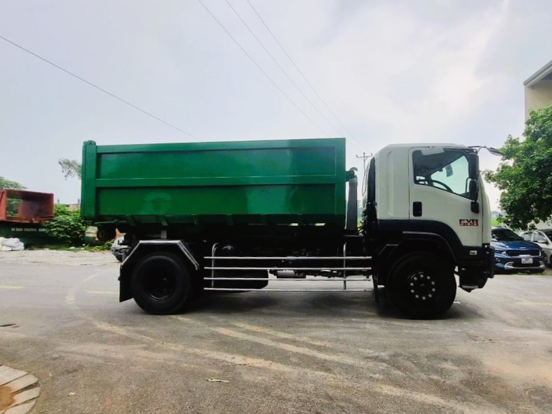 Xe chở rác thùng rời hooklift 14 khối Isuzu FVR Xe chở rác thùng rời hooklift 14 khối Isuzu FVR