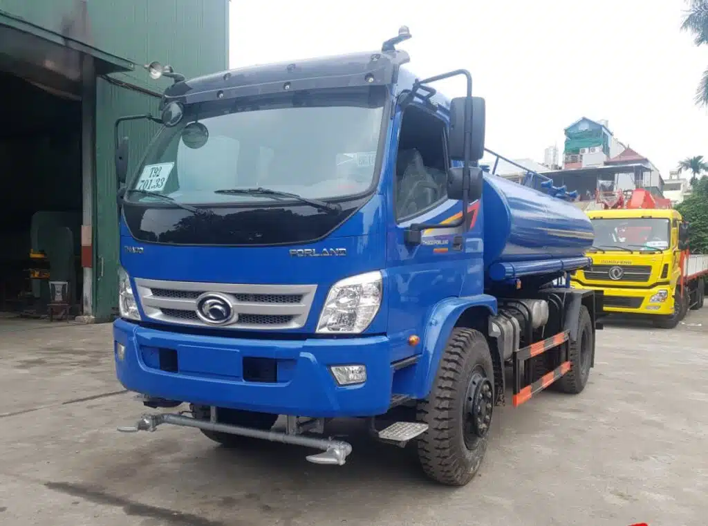Xe bồn xi téc phun nước rửa đường tưới cây 9 khối Thaco Forland