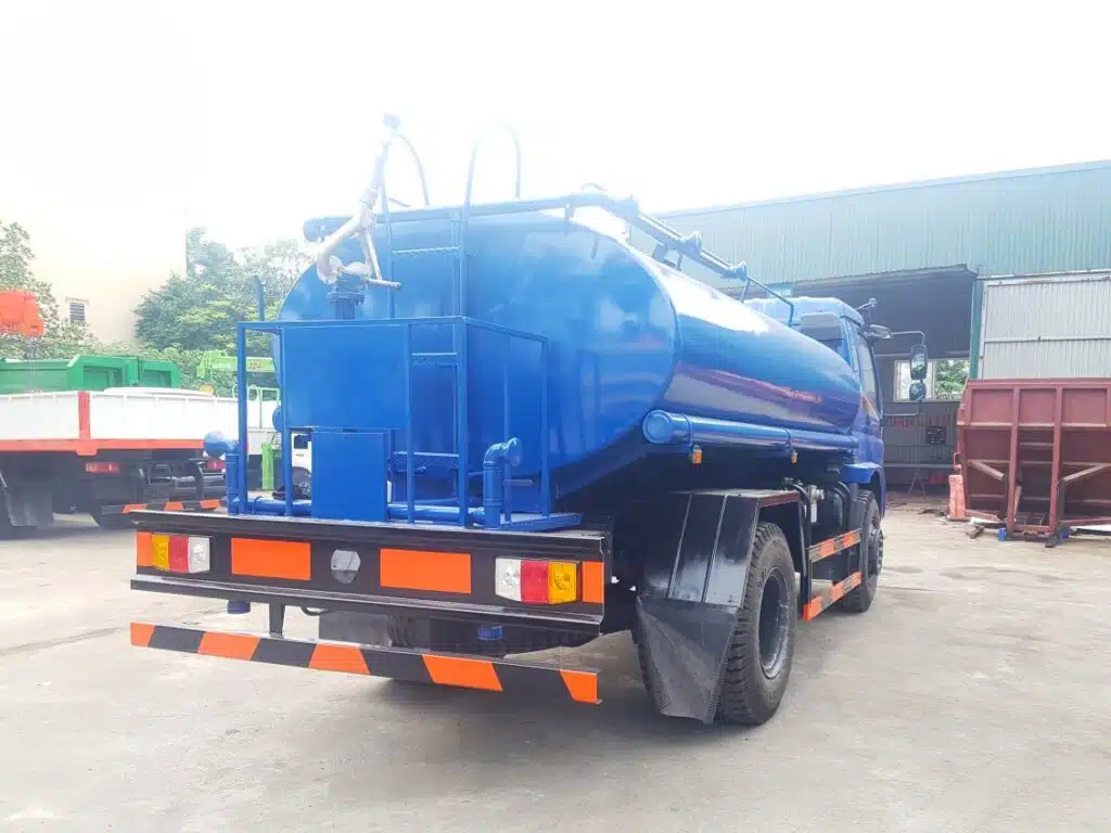 Xe bồn xi téc phun nước rửa đường tưới cây 9 khối Thaco Forland