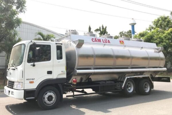 Xe bồn chở xăng dầu 18 khối HYundai HD240 xi téc Inox 18m3