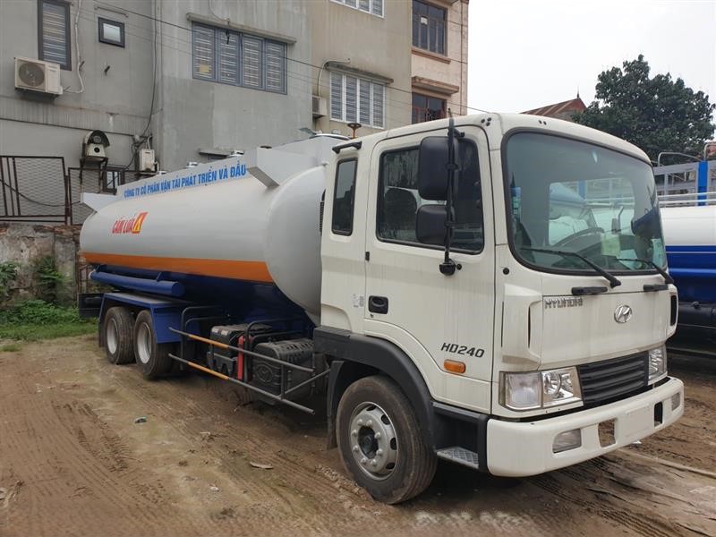 Xe bồn chở xăng dầu 18 khối Hyundai HD240 xi tec 18m3