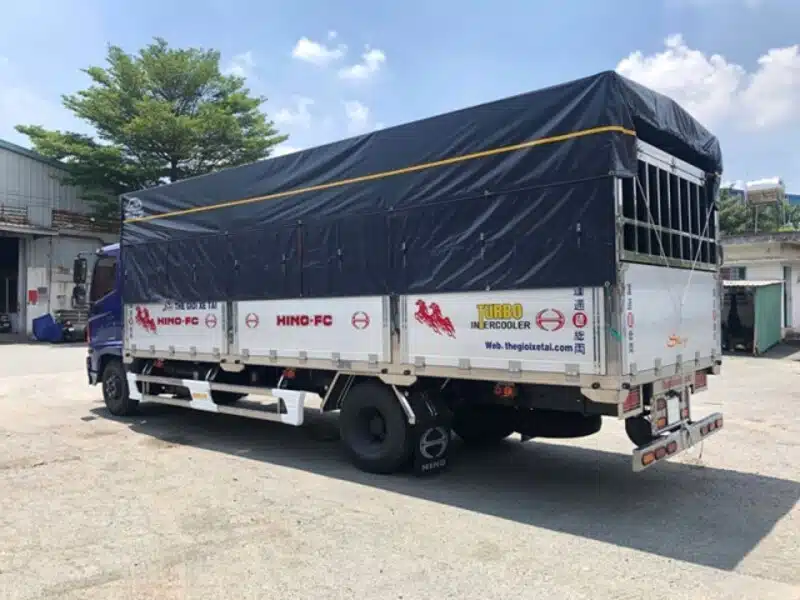 Xe tải Hino 6 tấn thùng mui bạt FC 6.4 tấn Xe tải Hino 6 tấn thùng mui bạt