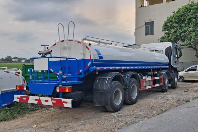 Xe Chenglong H5 4 chân bồn chở phun nước rửa đường tưới cây 17 khối xi téc 17m3