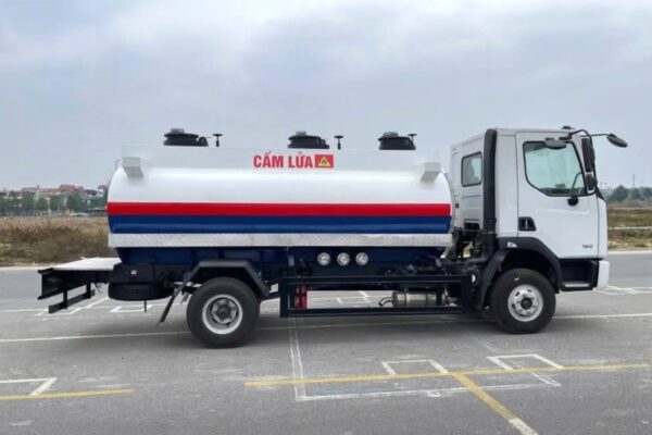 Xe bồn chở xăng dầu 8 khối Chenglong L3 xi téc 8m3