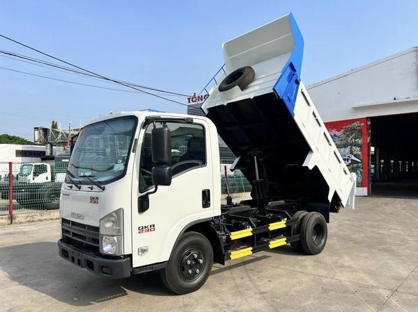 Xe tải ben 2.5 khối Isuzu QKR230 1.9 tấn