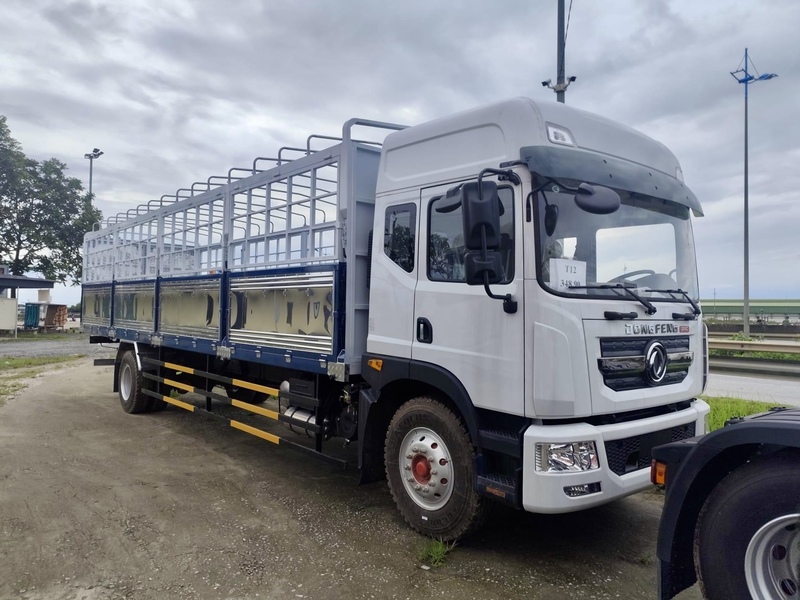 Xe tải 8 tấn Dongfeng D12 nhập khẩu thùng mui bạt 9m7
