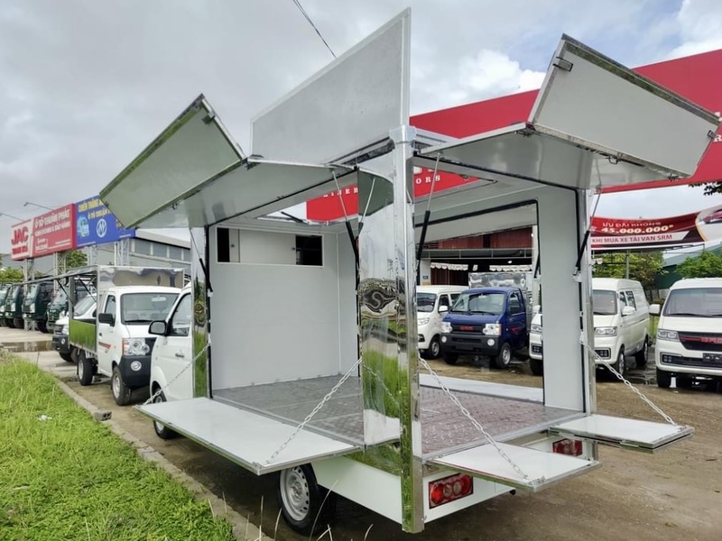 Xe bán hàng lưu động SRM T30 food truck