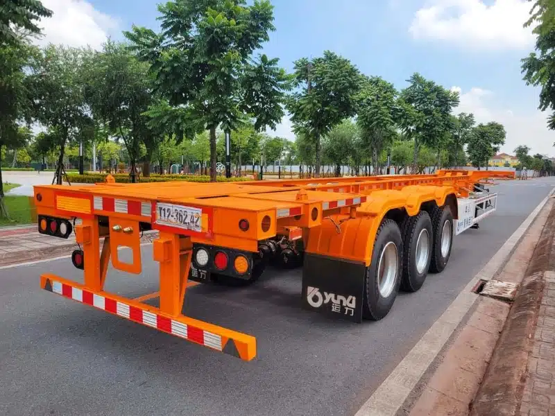 Mooc xương cổ cò 15.5m Yunli 33 tấn lốp không săm