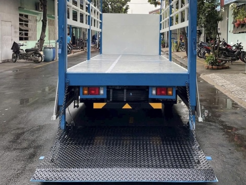 Xe tải 1T9 ISUZU QKR210 thùng mui bạt bửng nâng