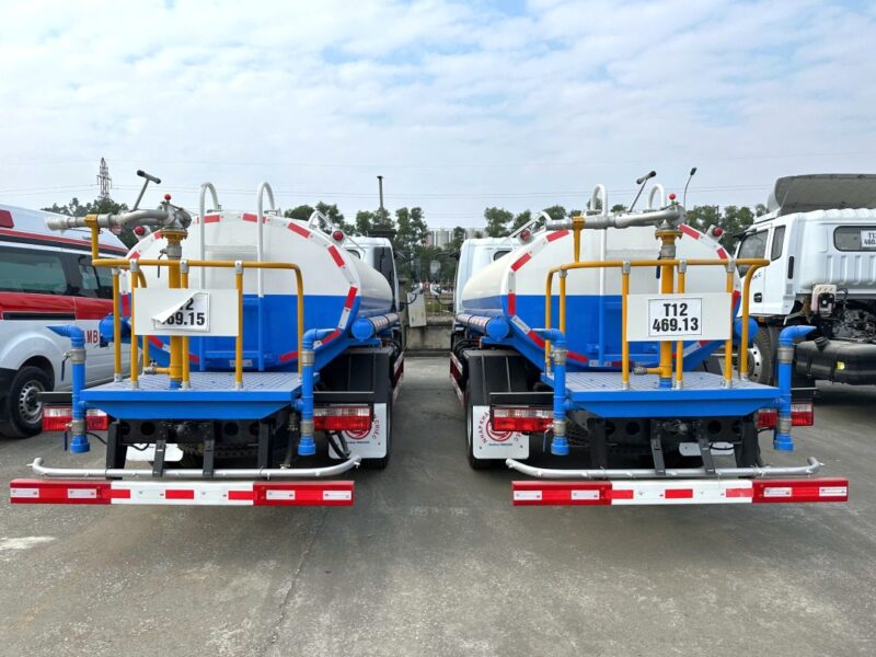 Xe nước 5 khối Dongfeng bồn xi téc phun nước rửa đường tưới cây 5m3 Xe nước 5 khối Dongfeng bồn xi téc phun nước rửa đường tưới cây 5m3