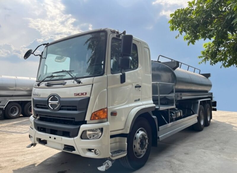 Xe bồn 14 khối Hino FL e5 phun nước rửa đường tưới cây xi téc 14m3 Xe bồn 14 khối Hino FL e5 phun nước rửa đường tưới cây xi téc 14m3