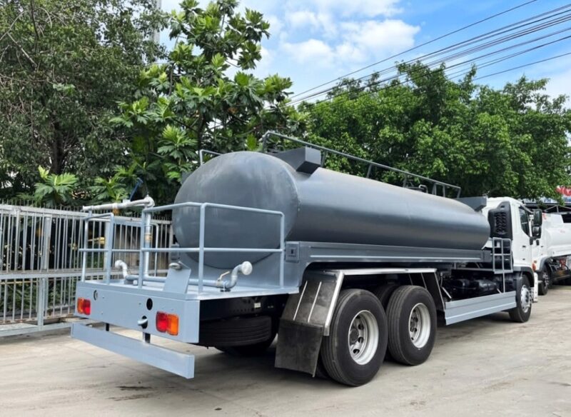 Xe bồn 14 khối Hino FL e5 phun nước rửa đường tưới cây xi téc 14m3 Xe bồn 14 khối Hino FL e5 phun nước rửa đường tưới cây xi téc 14m3