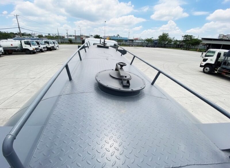 Xe bồn 14 khối Hino FL e5 phun nước rửa đường tưới cây xi téc 14m3