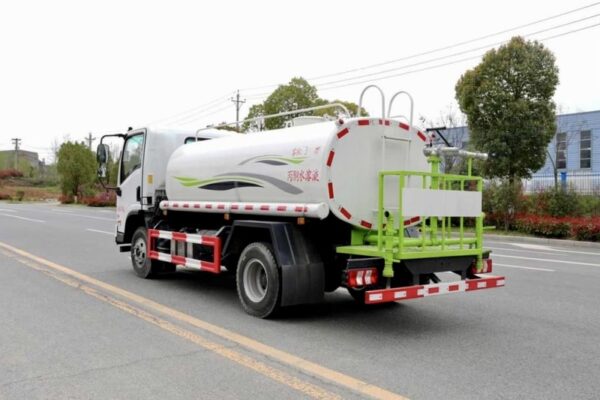 Xe bồn phun nước rử đường 5 khối SHACMAN nhập khẩu nguyên chiếc