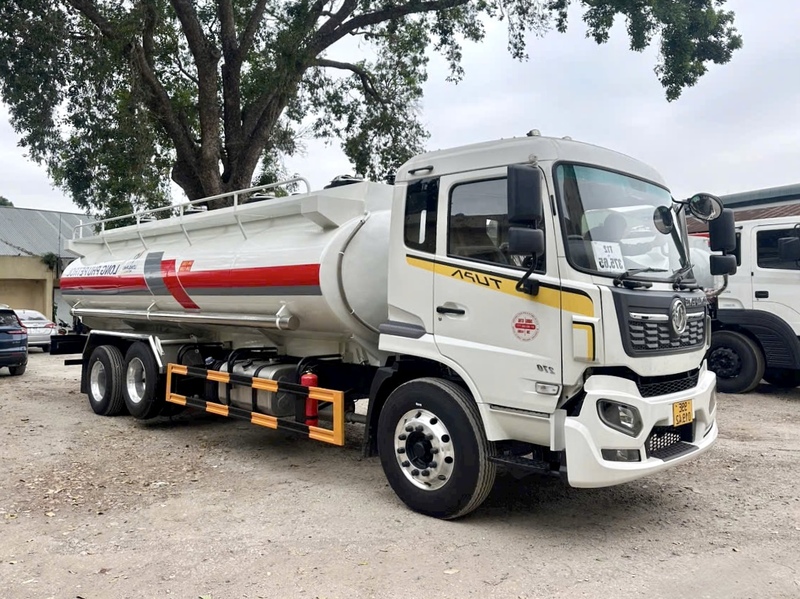 Xe chở xăng dầu 20 khối Dongfeng 270 chân co Chia 4 khoang