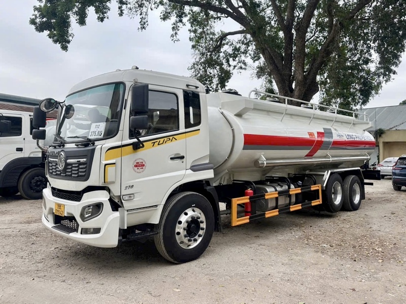 Xe chở xăng dầu 20 khối Dongfeng 270 chân co Chia 4 khoang Xe chở xăng dầu 20 khối Dongfeng 270 chân co Chia 4 khoang
