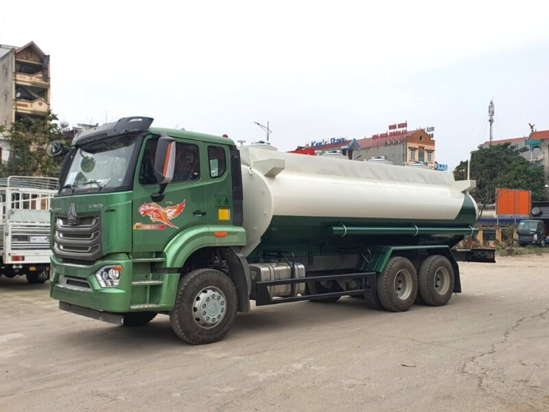 Xe bồn xi téc chở xăng dầu 18 khối Howo Man New 3 chân