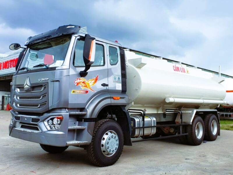 Xe bồn xi téc chở xăng dầu 18 khối Howo Man New 3 chân