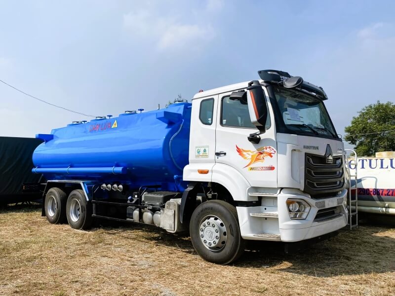 Xe bồn xi téc chở xăng dầu 18 khối Howo Man New 3 chân Xe bồn xi téc chở xăng dầu 18 khối Howo Man New 3 chân
