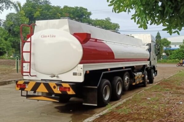 Xe bồn xi téc chở xăng dầu 26 khối Chenglong H7 5 chân 26m3