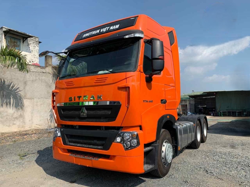 Xe đầu kéo Howo Sitrak T7H 440 số tự động 6x4