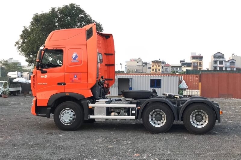 Xe đầu kéo Howo T7H 380 cầu láp