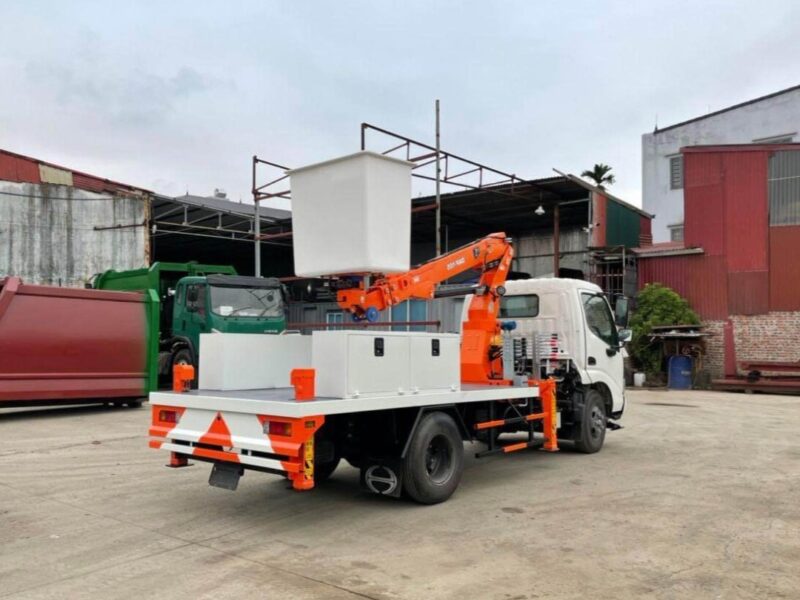 Xe ô tô Hino lắp thang nâng người làm việc trên cao Dasan