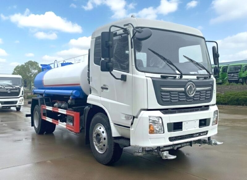 Xe nước 9 khối Dongfeng tưới cây rửa đường 9m3