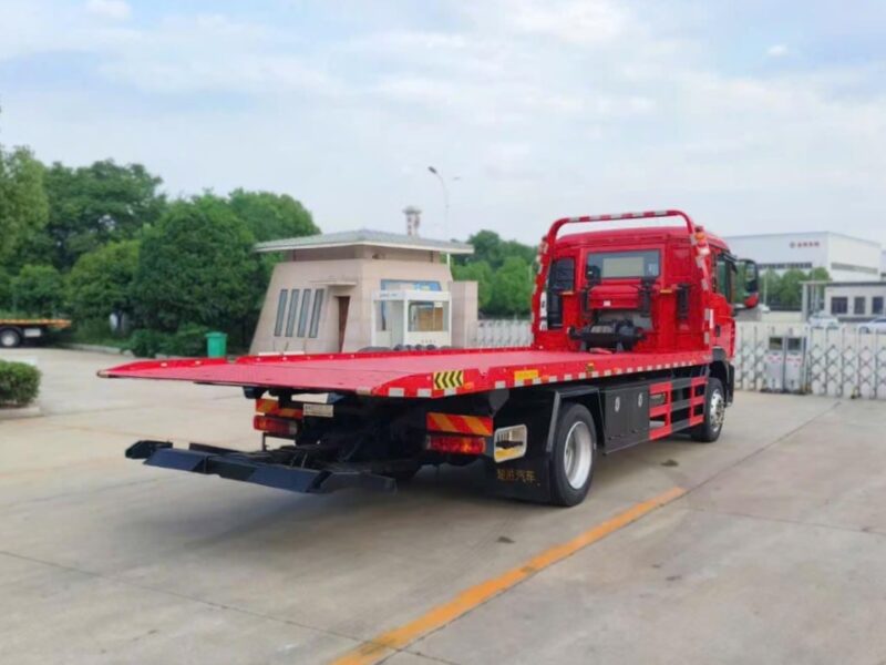 Xe cứu hộ giao thông kéo chở xe 6 - 8 tấn Howo 2 chân