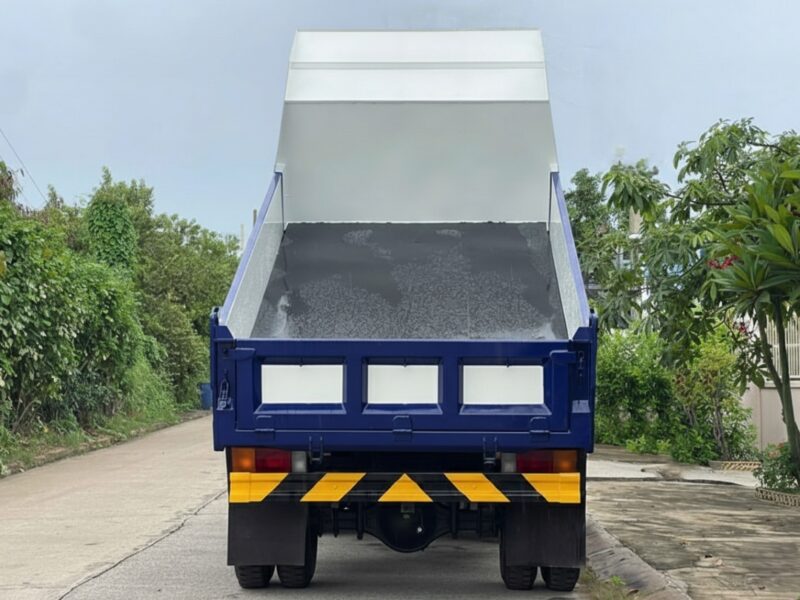 Xe ô tô tải ben tự đổ 3 khối Hyundai W750 euro 5 tải chở 3,5 tấn