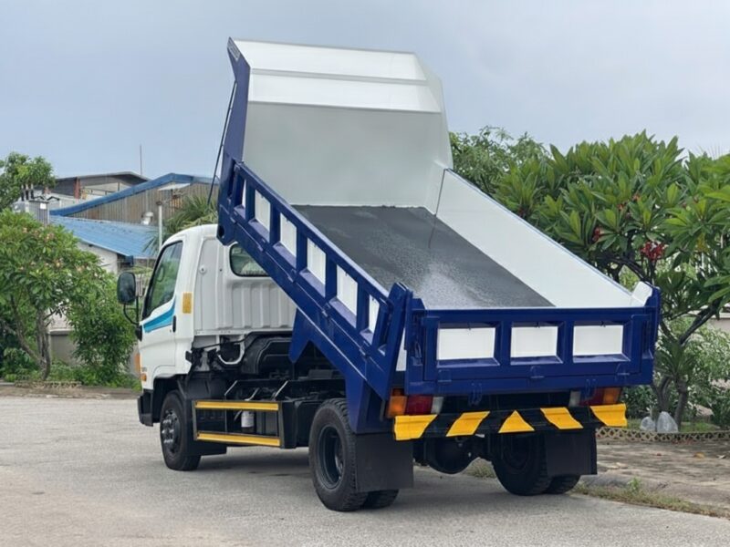 Xe ô tô tải ben tự đổ 3 khối Hyundai W750 euro 5 tải chở 3,5 tấn